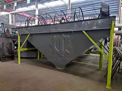 Fertilizer screening machine