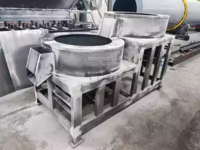 Throw round shaping machine